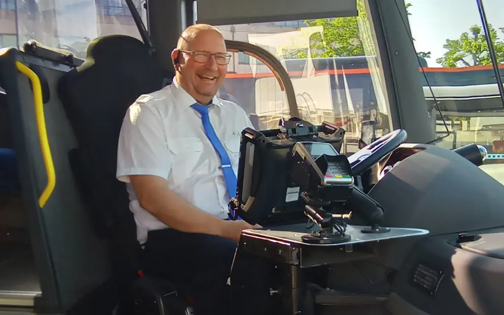 Erfaren sjåfør: Thor Mikael har kjørt for Kystbussen siden 2002. 