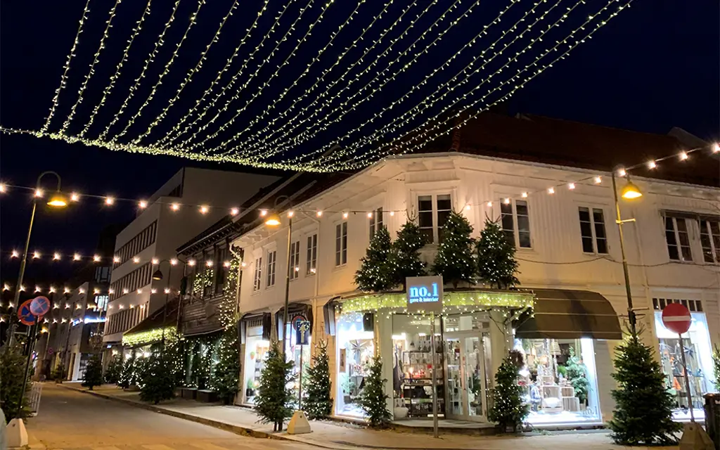 Julebelysning i handlegatene i Kristiansand
