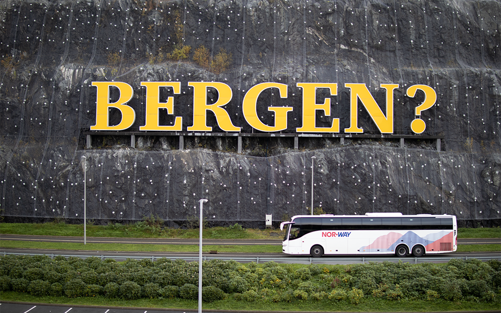 NOR-WAY-buss med Bergen-skilt