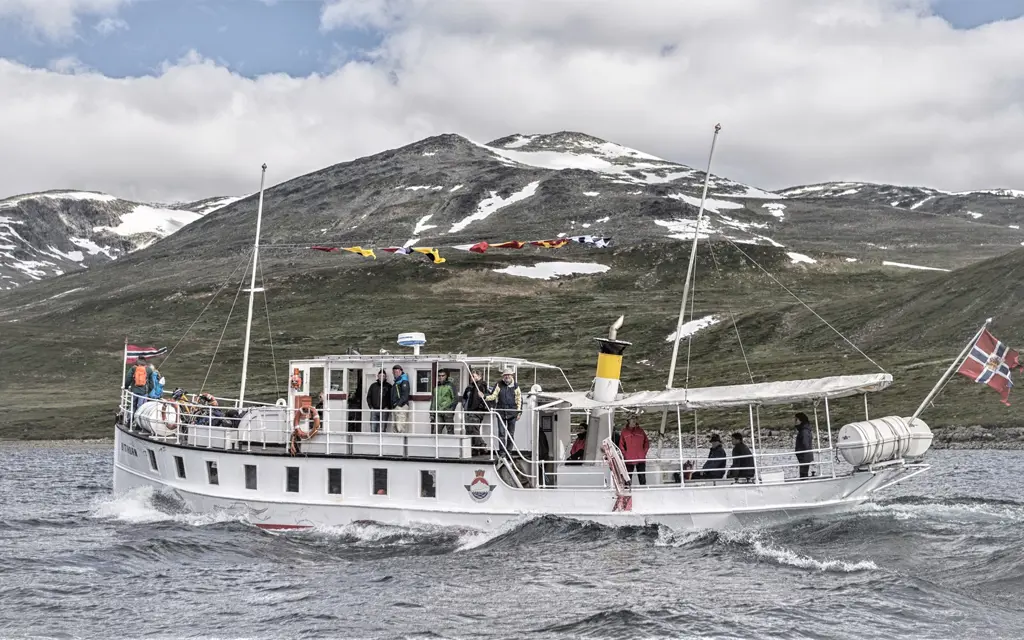 Bitihorn on lake Bygdin 